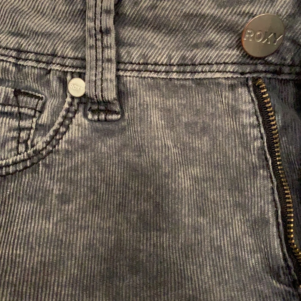 Distressed Roxy Shorts - Picture 4 of 5